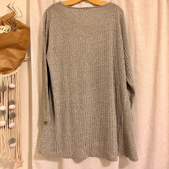 Soft surroundings grey style 2EU96 ribbed knit asymmetrical hem swing top - Picture 5 of 5